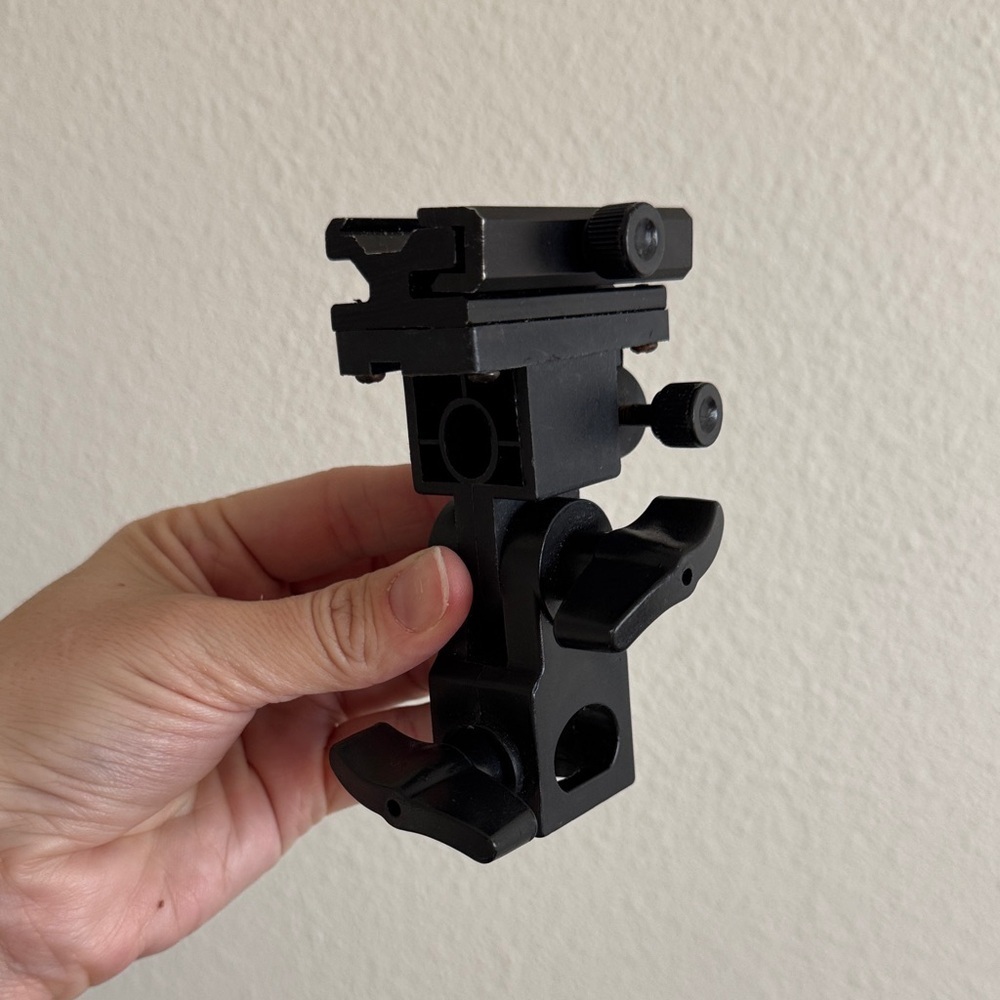 Universal Black VR Headset Mount